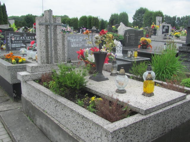 Grób Maciej Olszewski