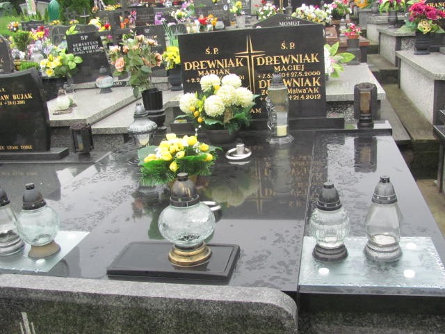 Grób Maciej Drewniak