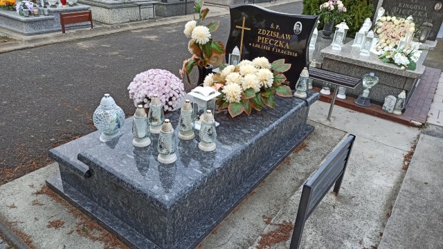 Grób Maria Pieczka