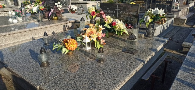 Eugeniusz Januszyk 1942 Oświęcim - Grobonet - Wyszukiwarka osób pochowanych