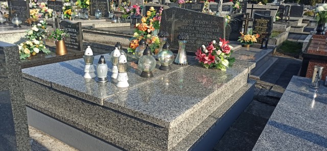 Urszula Śreniawska 1957 Oświęcim - Grobonet - Wyszukiwarka osób pochowanych