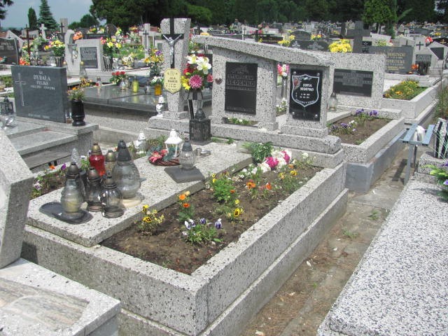 Grób Julia Mamoń
