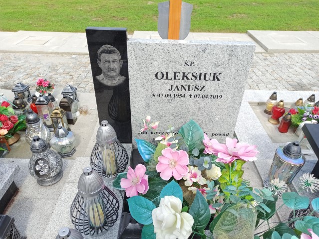 Janusz Oleksiuk 1954 Oświęcim - Grobonet - Wyszukiwarka osób pochowanych