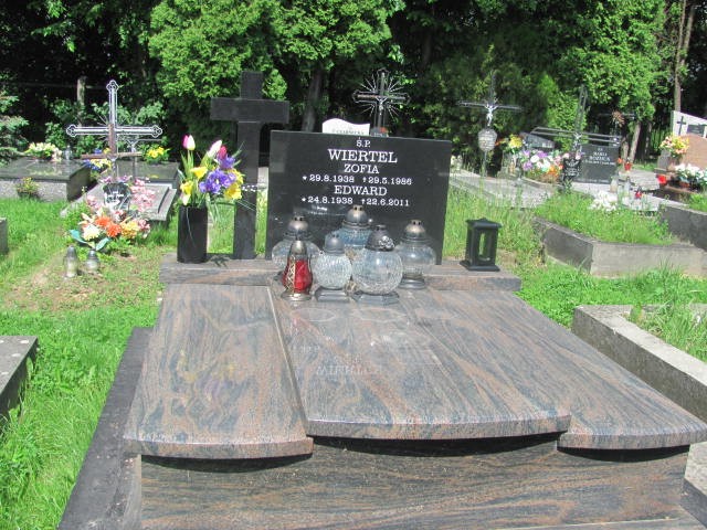 Grób Edward Wiertel